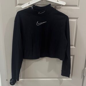 Nike Women's Black Long Sleeve Tee, Medium